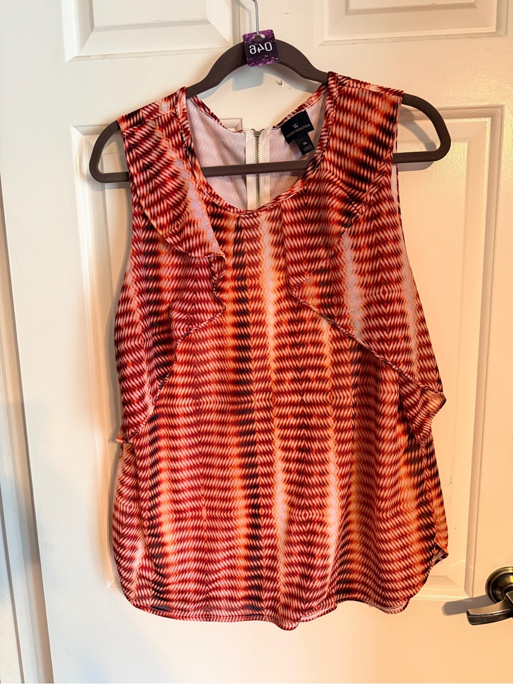 Worthington Red and White Geometric Sleeveless Shell